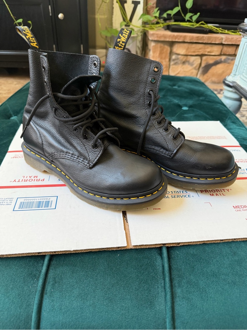 Dr Marten’s 1460 Pascal Virginia Boots